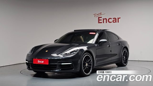 Porsche Panamera 3.0 AWD - фото 0
