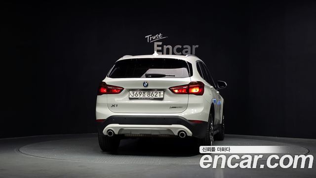 BMW X1 F48 xDrive 20i xLine - фото 3