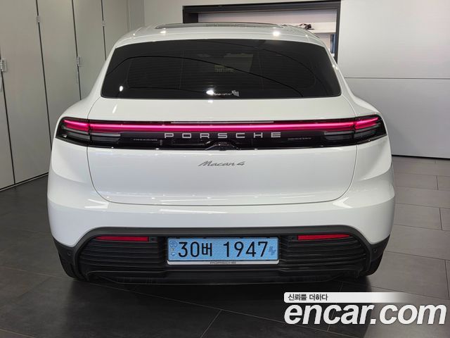 Porsche Macan EV Base 4 - фото 3