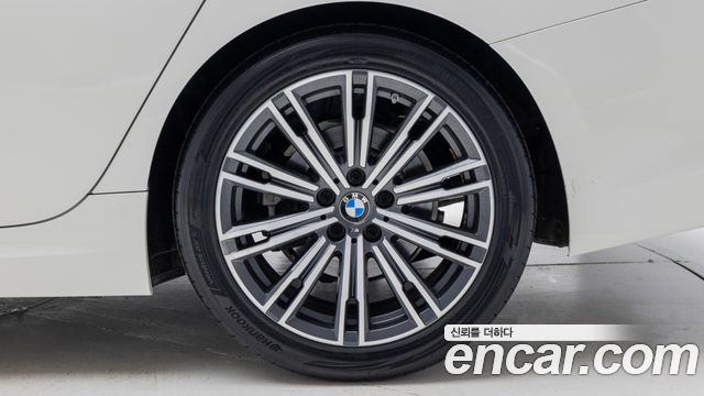BMW 3-Series G20 320i M Sport - фото 4