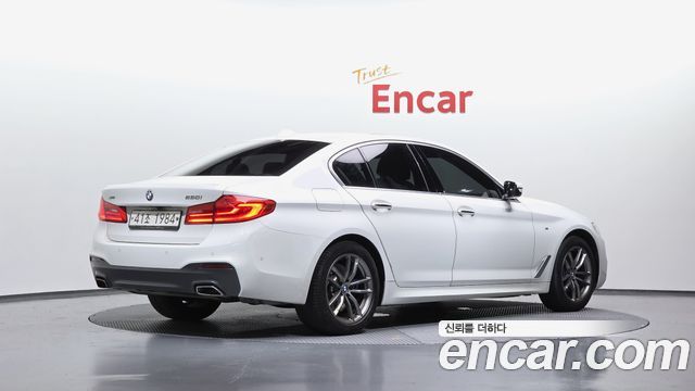 BMW 5-Series G30 530i xDrive M Sport Package Plus - фото 0