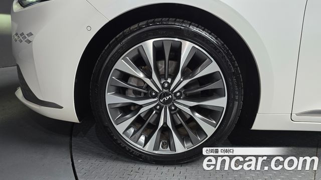 Kia K8 2.5 Gasoline 2WD Signature - фото 3