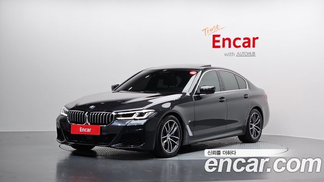 BMW 5-Series G30 520i M Sport - фото 0