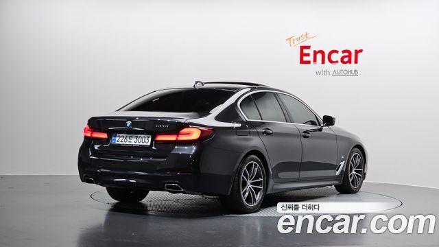 BMW 5-Series G30 520i M Sport - фото 1
