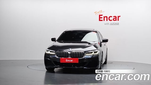 BMW 5-Series G30 520i M Sport - фото 2