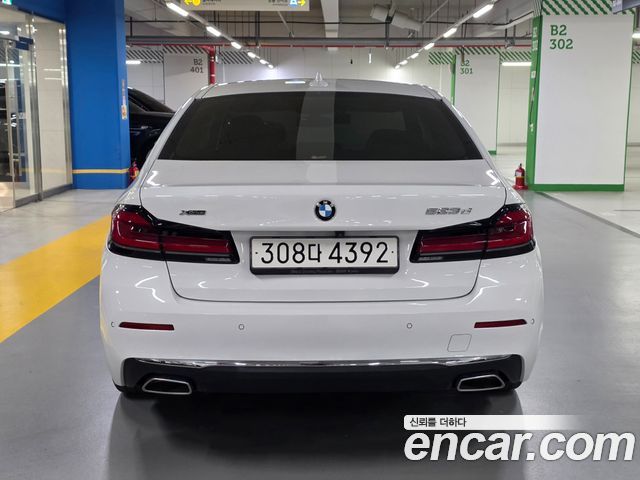 BMW 5-Series G30 523d xDrive Luxury - фото 3