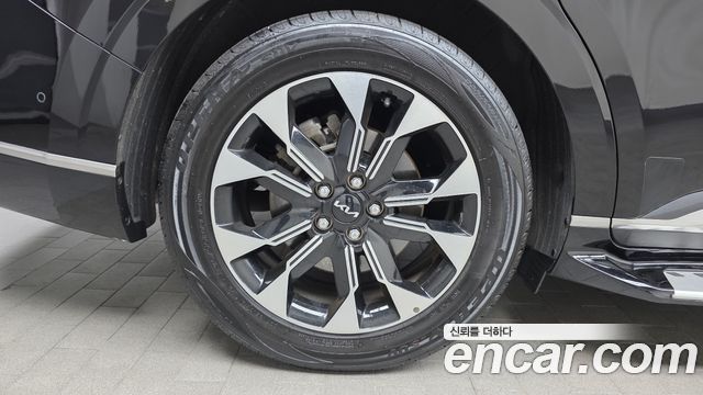 Kia Carnival 4-го поколения 9-Seater Hi-Limousine Signature - фото 4