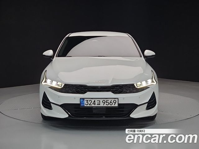Kia K5 3-го поколения 2.0 Signature - фото 1