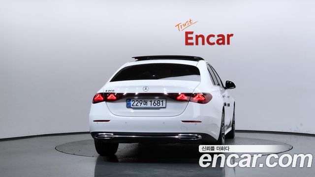 Mercedes-Benz E-Class W214 E200 Avantgarde - фото 4