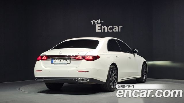 Mercedes-Benz E-Class W214 E300 4MATIC Exclusive - фото 1