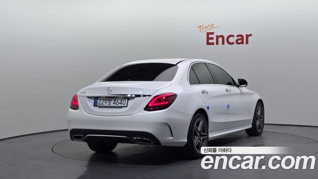 Mercedes-Benz C-Class W205 C200 AMG Line - фото 1