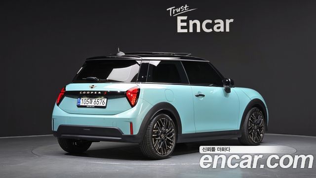 Mini Cooper 4-го поколения Favoured - фото 1