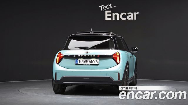Mini Cooper 4-го поколения Favoured - фото 3