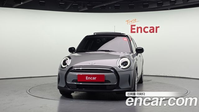 Mini Cooper 5-Door Classic Plus 3rd - фото 2