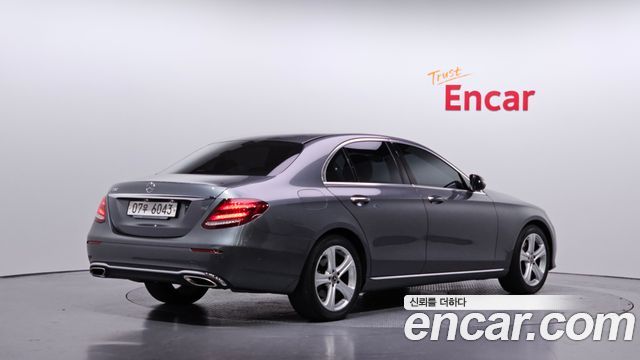 Mercedes-Benz E-Class W213 E200 Avantgarde - фото 1