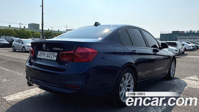 BMW 3-Series F30 320d - фото 1
