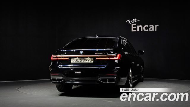 BMW 7-Series G11 M760Li xDrive - фото 3