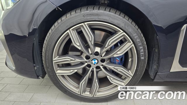 BMW 7-Series G11 M760Li xDrive - фото 4