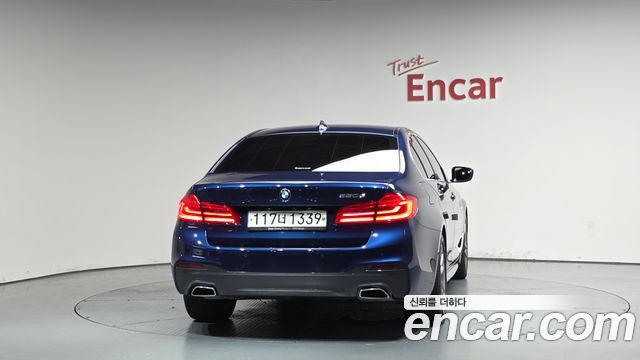 BMW 5-Series G30 520d M Sport Package Plus - фото 2