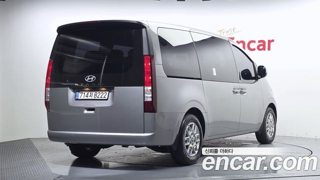 Hyundai Staria HEV 1.6 Tourer 11-Seater Modern - фото 1