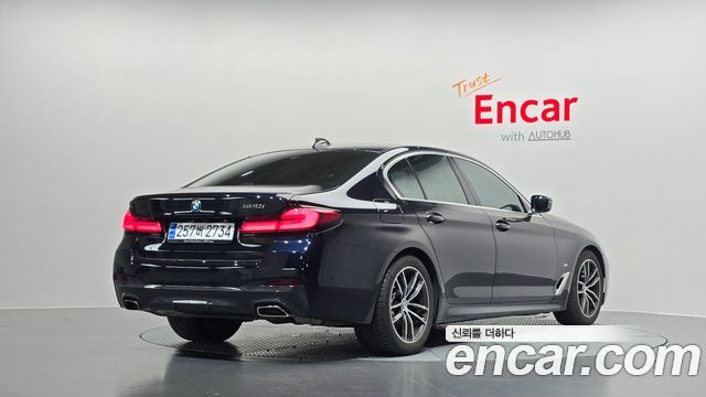 BMW 5-Series G30 520i M Sport - фото 1