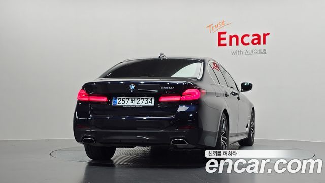 BMW 5-Series G30 520i M Sport - фото 3
