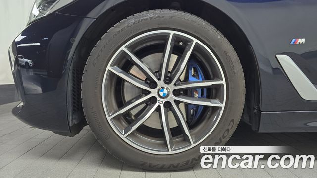 BMW 5-Series G30 520i M Sport - фото 4