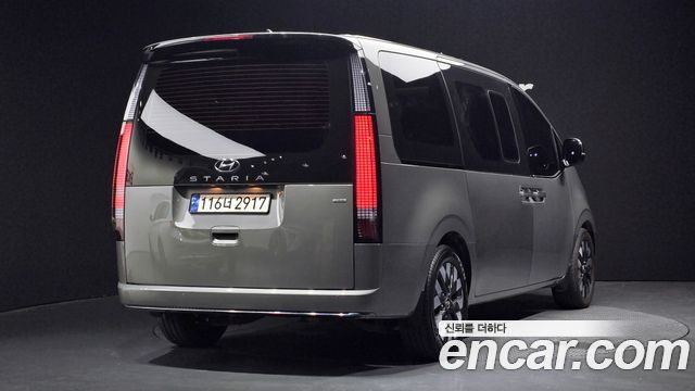 Hyundai Staria 4WD Lounge 7-Seater Inspiration - фото 1