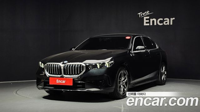 BMW 5-Series G60 523d - фото 0