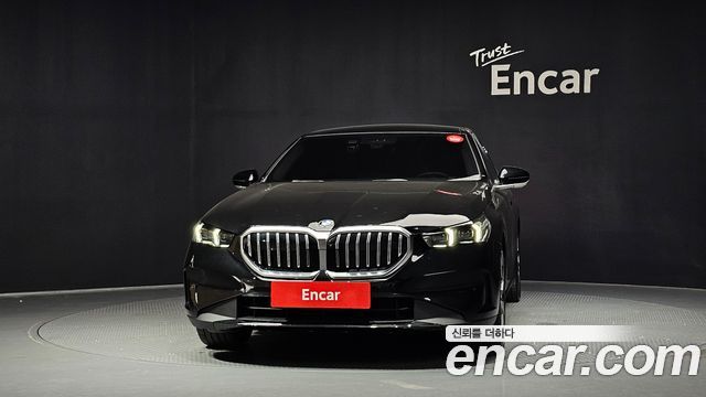 BMW 5-Series G60 523d - фото 2