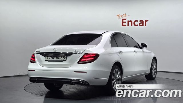 Mercedes-Benz E-Class W213 E300 4MATIC Exclusive - фото 1