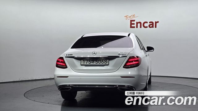 Mercedes-Benz E-Class W213 E300 4MATIC Exclusive - фото 3