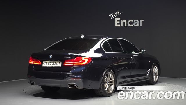 BMW 5-Series G30 520d xDrive M Sport Package Plus - фото 1
