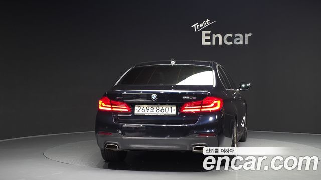 BMW 5-Series G30 520d xDrive M Sport Package Plus - фото 3