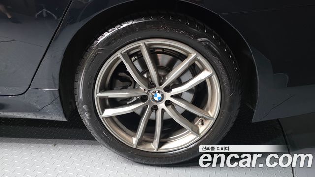 BMW 5-Series G30 520d xDrive M Sport Package Plus - фото 4