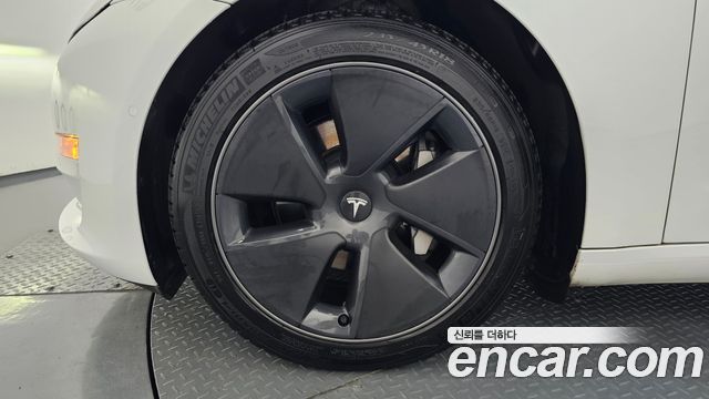 Tesla Model 3 Long Range AWD - фото 4