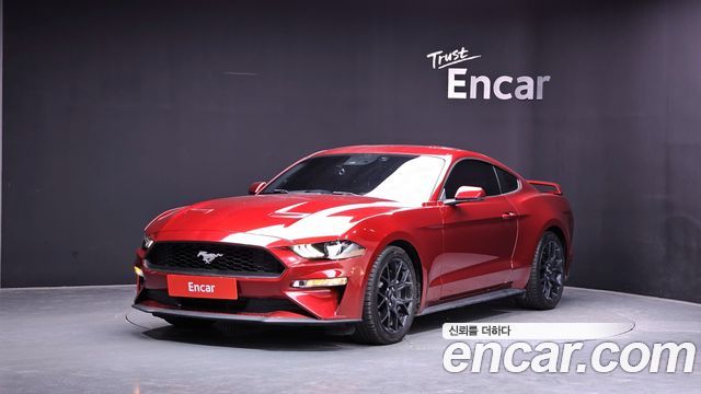 Ford Mustang Coupe - фото 0