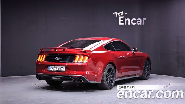 Ford Mustang Coupe - фото 1