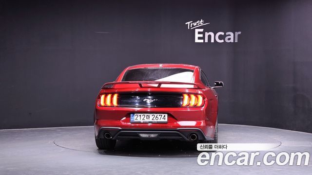 Ford Mustang Coupe - фото 3