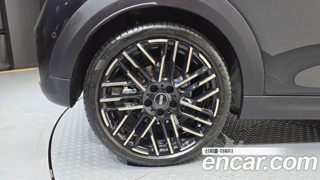 Mini Cooper 4-го поколения Favoured - фото 4