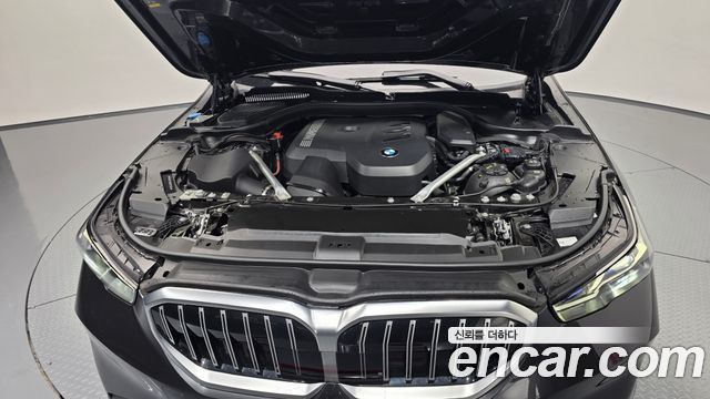 BMW 5-Series G60 520i - фото 4