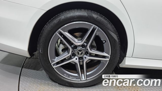 Mercedes-Benz E-Class W213 E250 AMG Line - фото 4