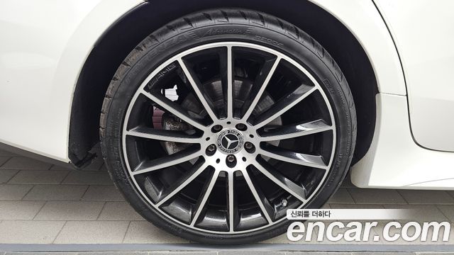 Mercedes-Benz CLS-Class C257 CLS400d 4MATIC AMG Line - фото 4