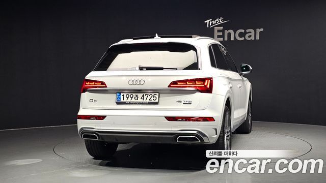 Audi Q5 FY 45 TFSI Quattro Premium - фото 3