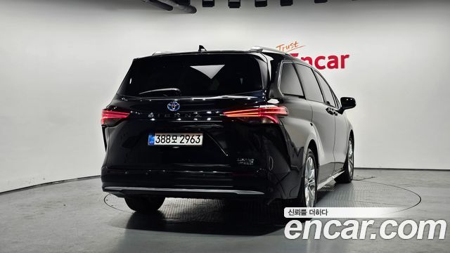 Toyota Sienna 4-го поколения 2.5 Hybrid 2WD - фото 3