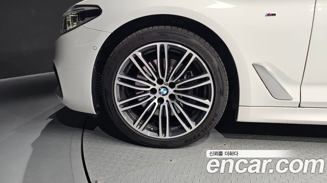 BMW 5-Series G30 530i xDrive M Sport Package Plus - фото 4
