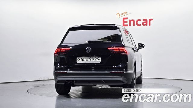 Volkswagen Tiguan 2-го поколения 2.0 TDI Prestige - фото 2