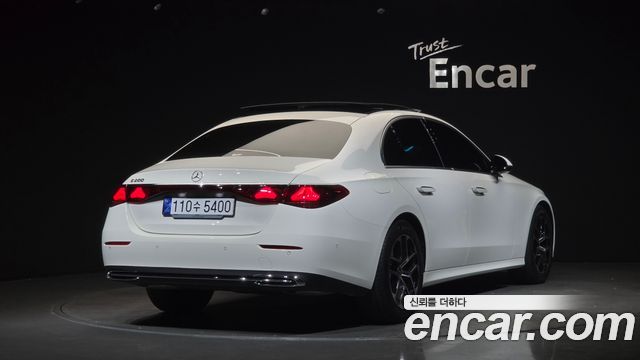 Mercedes-Benz E-Class W214 E200 Avantgarde - фото 1