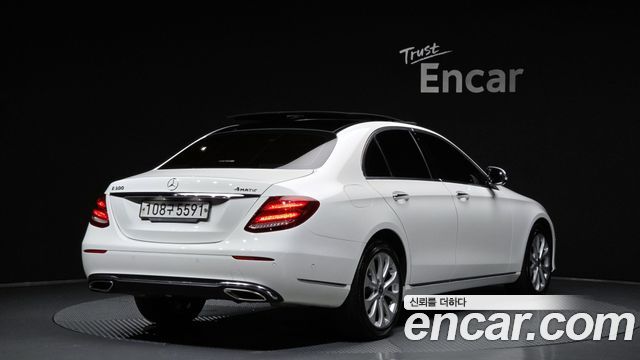 Mercedes-Benz E-Class W213 E300 4MATIC Exclusive - фото 1