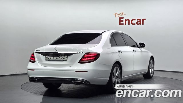 Mercedes-Benz E-Class W213 E200 Avantgarde - фото 0